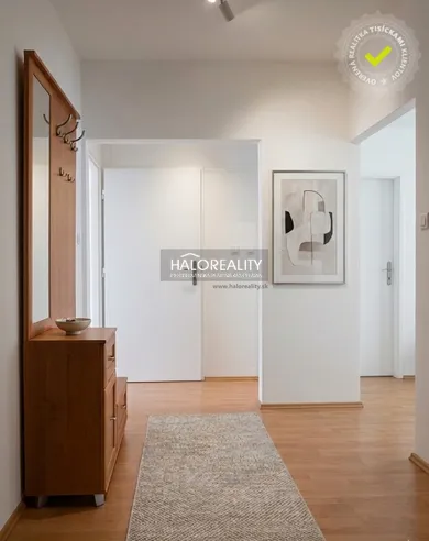 Na predaj 3-izbový byt, 79 m², Levice
