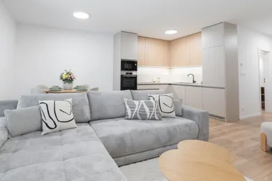 Na predaj 2-izbový byt, 65 m², Sládkovičovo, Fučíkova