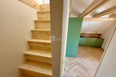 Na predaj 3-izbový byt, 70 m², Ivanka pri Dunaji, Okružná