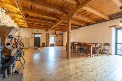 Na prenájom komerčné, 250 m², Trenčín, Mlynská
