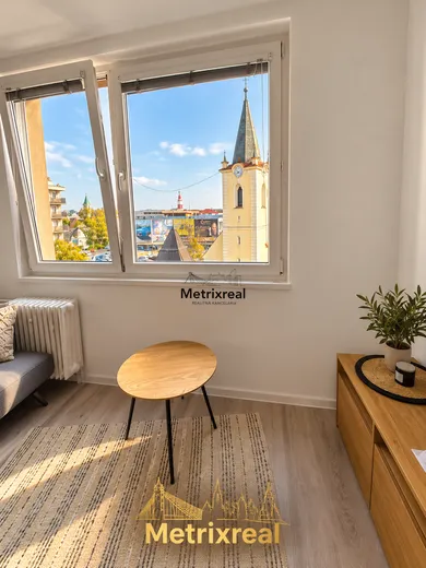 Na prenájom 2-izbový byt, 50 m², Dunajská Streda, Hlavná