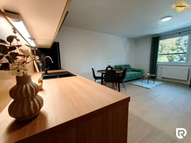 Na prenájom 2-izbový byt, 53 m², Zlaté Moravce, Kalinčiakova