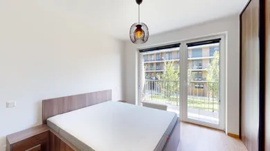 Na prenájom 2-izbový byt, 60 m², Bratislava-Petržalka, Fialová