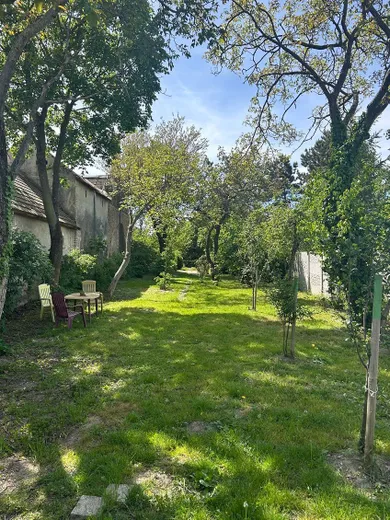 Na predaj pozemok, 431 m², Miloslavov, Centrálna ulica