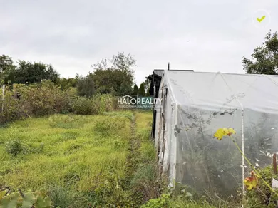 Na predaj pozemok, 404 m², Komárno
