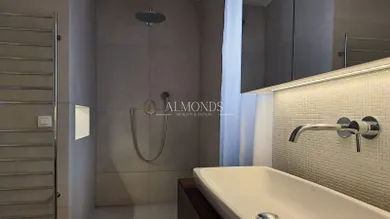 Na predaj 4-izbový dom, 142 m², Bratislava-Nové Mesto, Lopenícka