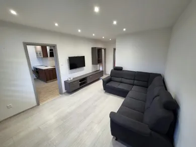 Na predaj 3-izbový byt, 74 m², Nové Zámky, M. R. Štefánika