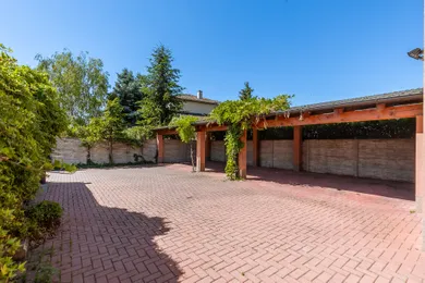 Na predaj 3-izbový byt, 71 m², Bratislava-Záhorská Bystrica