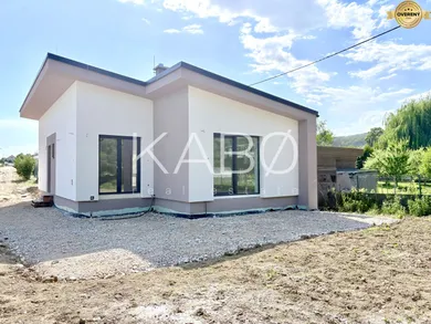 Domy na sprzedaż, Štitáre · €252 000