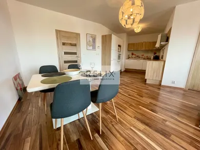 Na prenájom 2-izbový byt, 77 m², Bratislava-Nové Mesto, Hálkova