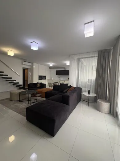 Byty na prenájom 4-izbový, Trnava · €1 100