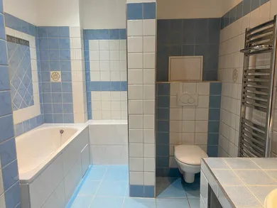 Na prenájom 2-izbový byt, 72 m², Bratislava-Staré Mesto, Košická