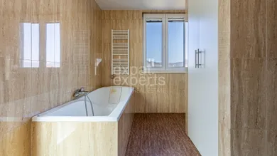 Na prenájom 2-izbový byt, 68 m², Bratislava-Nové Mesto