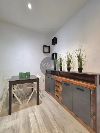 Na prenájom 2-izbový byt, 54 m², Prievidza, Š. Králika