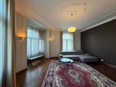 Na prenájom 3-izbový byt, 175 m², Bratislava-Staré Mesto, Puškinova