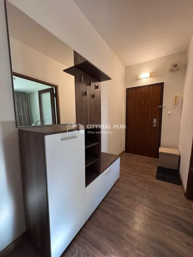Na prenájom 1-izbový byt, 37 m², Šurany, MDŽ