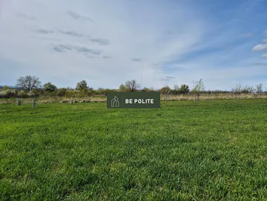 Na predaj pozemok, 219 m², Čaka