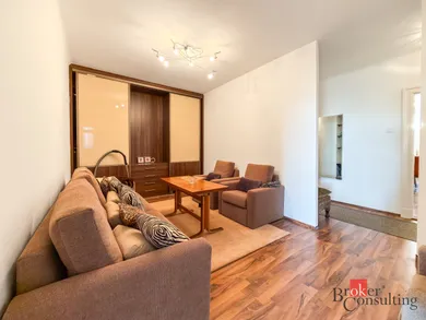 Na prenájom 3-izbový byt, 92 m², Bratislava-Staré Mesto, Gorkého