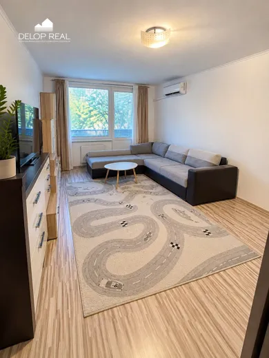 Eladó lakások, 3-szobás, Nové Zámky · €130 000
