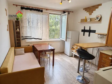 Na predaj 1-izbový byt, 36 m², Levice, Ul. Z. Nejedlého