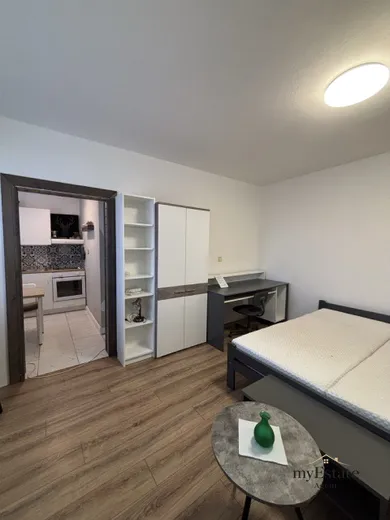 Byty na prenájom 1-izbový, Levice · €450