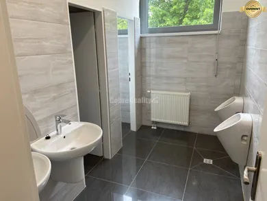 Na prenájom komerčné, 36 m², Rimavská Sobota, Družstevná