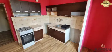 Na predaj 2-izbový byt, 48 m², Levice, Okružná