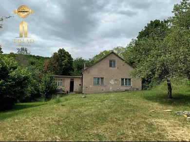 Na predaj 5-izbový dom, 476 m², Pukanec