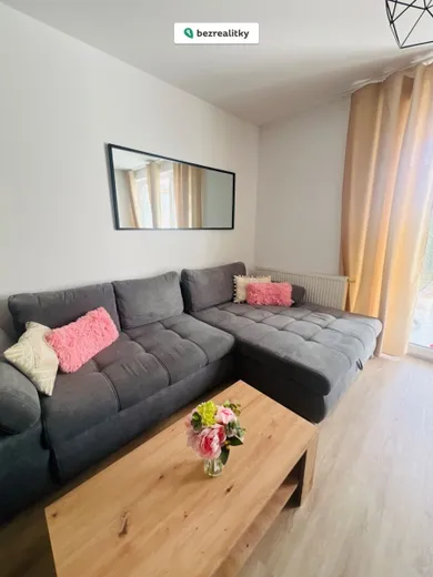 Kiadó lakások, 1-szobás, Bratislava-Devínska Nová Ves · €550
