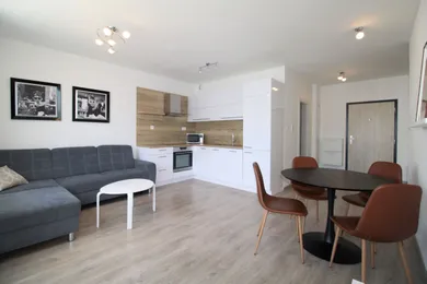 Mieszkania na wynajem, 2-pokojowe, Bratislava-Dúbravka · €750