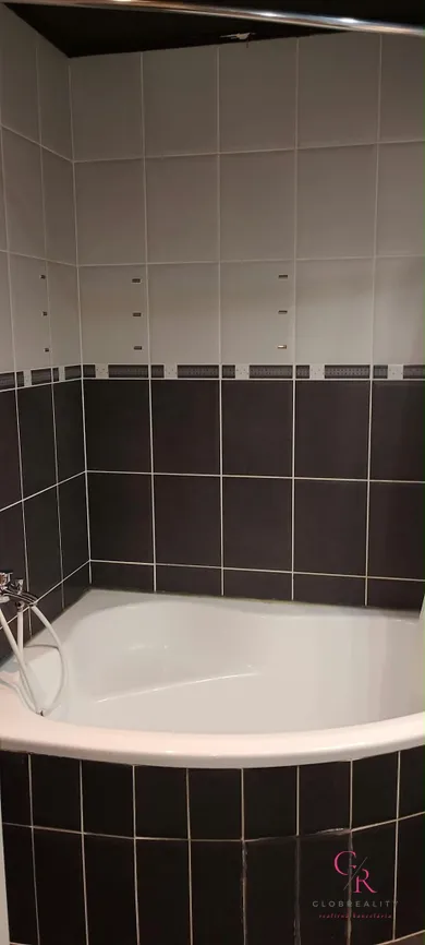 Na predaj 3-izbový byt, 66 m², Levice