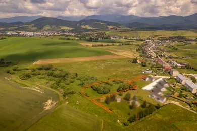 Na predaj pozemok, Brezno