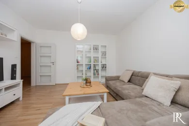 Na predaj 3-izbový byt, 66 m², Bratislava-Petržalka, Znievska