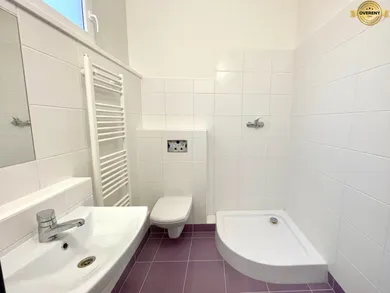 Na predaj komerčné, Bratislava-Nové Mesto, Jozefa Cígera Hronského