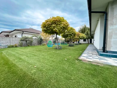 Na predaj 5-izbový dom, 235 m², Veľké Blahovo