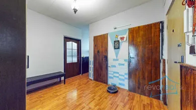 Na predaj 3-izbový byt, 72 m², Detva, Námestie mieru