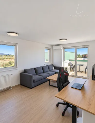 Na prenájom 2-izbový byt, 48 m², Bratislava-Rača, -