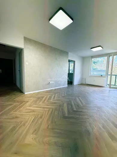 Na predaj 3-izbový byt, 74 m², Levice, Ul. kpt. J. Nálepku