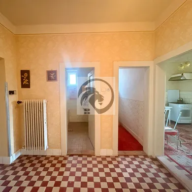 Na predaj dom, 600 m², Levice, Vojenská ul.