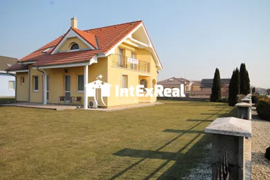 Na prenájom 5-izbový dom, 156 m², Galanta