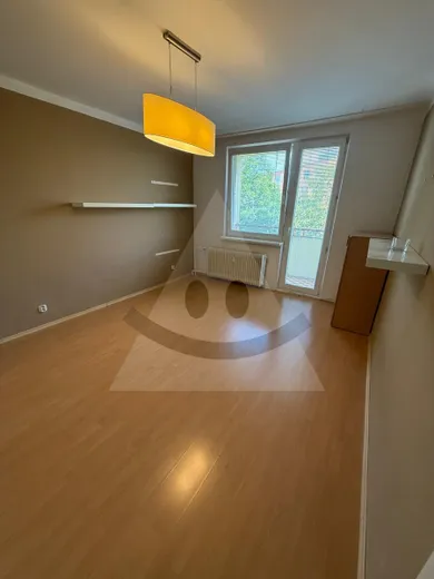 Na prenájom 2-izbový byt, 63 m², Prievidza, V. Benedikta