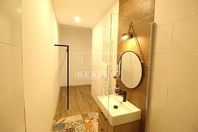 Na predaj 3-izbový byt, 70 m², Liptovský Mikuláš