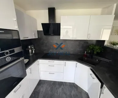 Квартири на продаж, 4-кімнатні, Bratislava-Rača · €495 999