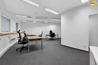 Na prenájom komerčné, 80 m², Bratislava-Ružinov, Plynárenská
