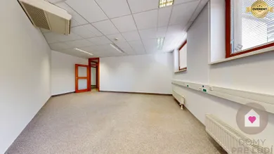 Na prenájom komerčné, 122 m², Bratislava-Nové Mesto, Kukuričná