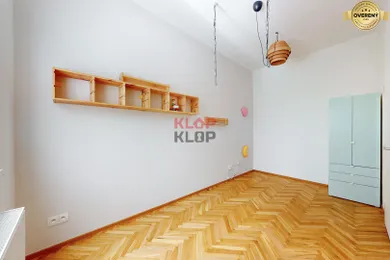 Na predaj 4-izbový byt, 73 m², Bratislava-Ružinov, Pažítková