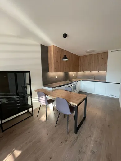 Na predaj 2-izbový byt, 57 m², Trenčín, Liptovská