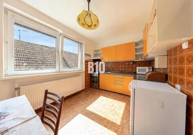 Na predaj dom, 280 m², Most pri Bratislave