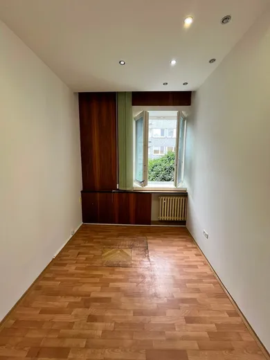 Na prenájom komerčné, 53 m², Trnava, Ulica Hlavná