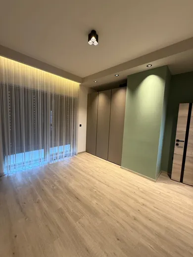 Na predaj 3-izbový byt, 93 m², Nové Zámky, Komárňanská